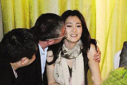 女明星被偷,偷拍事件引发社会关注